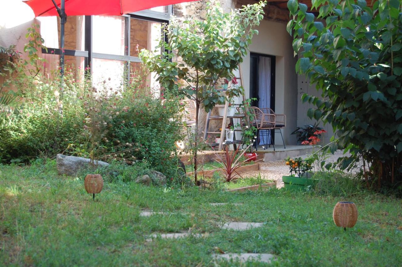 La Bucolique, Chambres Et Jardin D'Hotes Sabran Εξωτερικό φωτογραφία