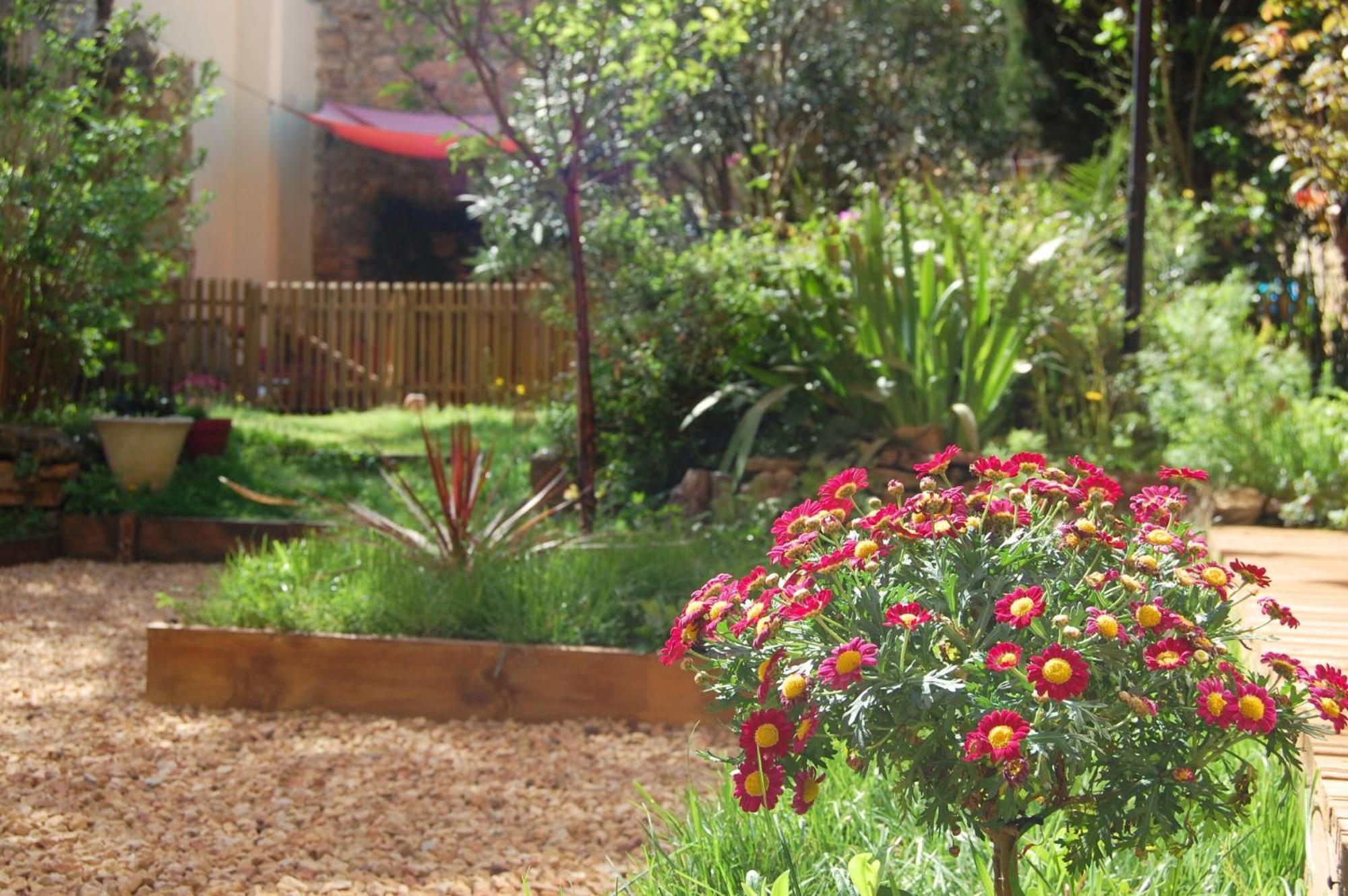 La Bucolique, Chambres Et Jardin D'Hotes Sabran Εξωτερικό φωτογραφία