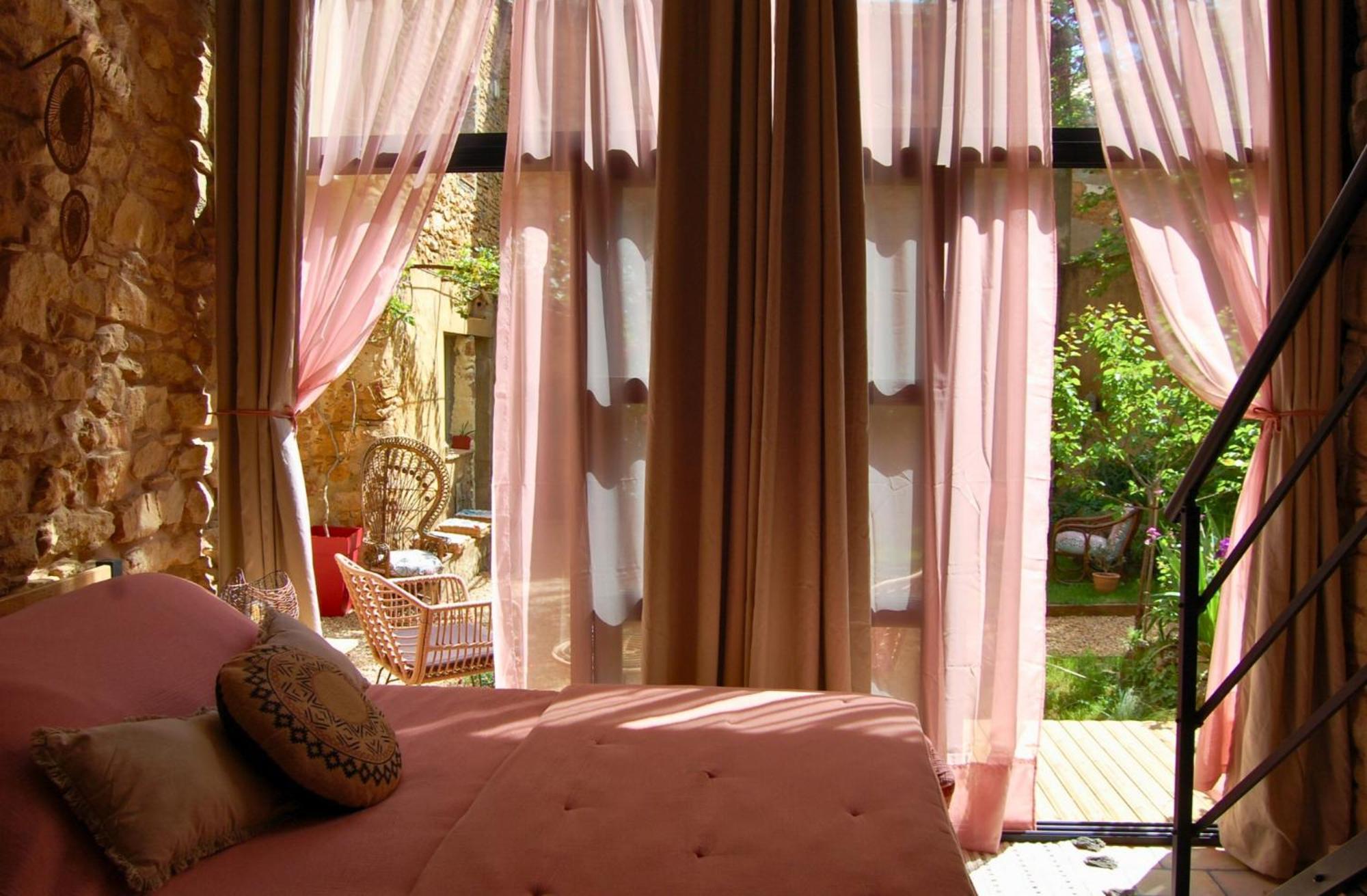 La Bucolique, Chambres Et Jardin D'Hotes Sabran Εξωτερικό φωτογραφία