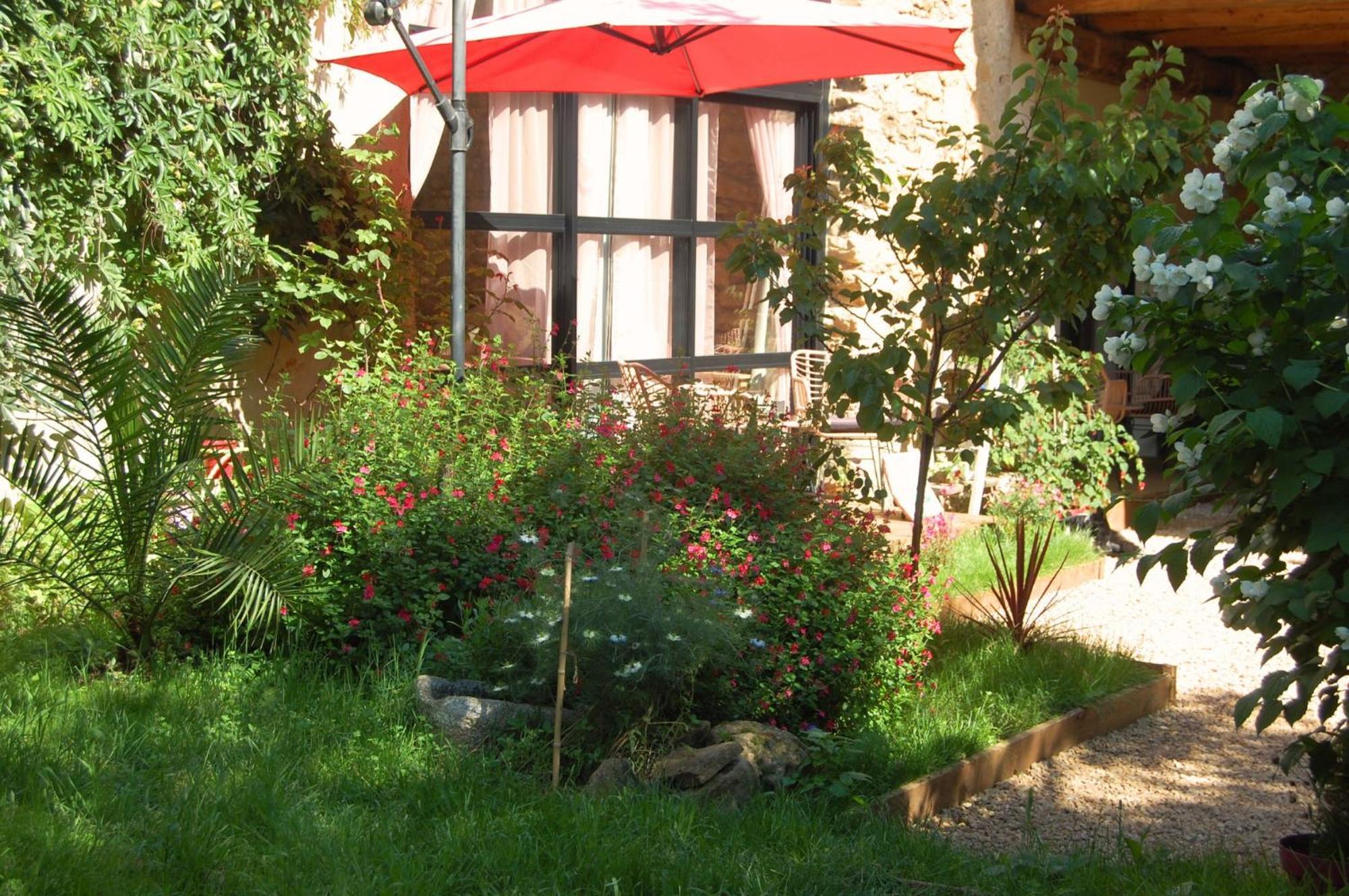 La Bucolique, Chambres Et Jardin D'Hotes Sabran Εξωτερικό φωτογραφία